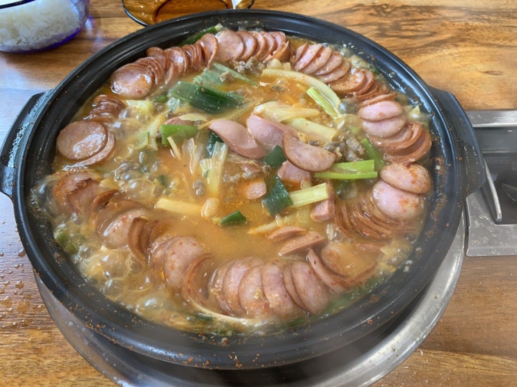  길동사거리 밥집 - 750식당 부대찌개에서 맛있는 점심먹었어요