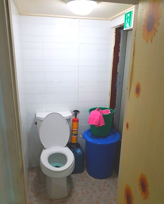 "고소 취하하라" 화장실에 가두고 죽이겠다고 협박한 80대 "고소 취하하라" 화장실에 가두고 죽이겠다고 협박한 80대