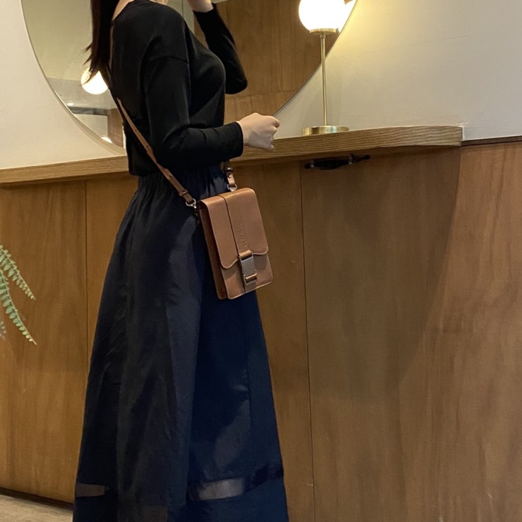  포켓 가죽 가방 APOA 아포아 브릭 미니백