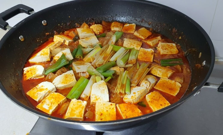  삼겹살 돼지고기 김치찌개 맛있게 끓이는법 백종원 김치찌개보다 맛있는 쌀뜨물활용 고기반김치반 김치찌게