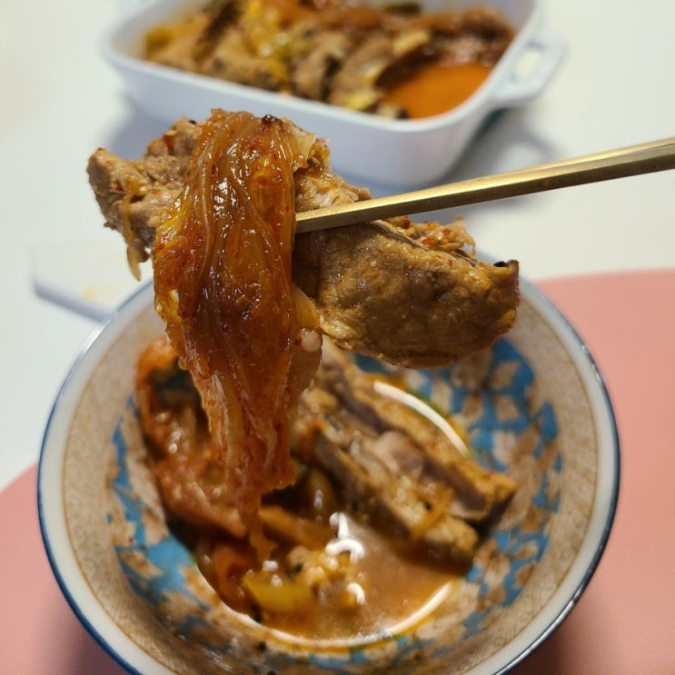  집에서 돼지고기 등갈비 김치찜 해먹기 (feat. 압력솥)