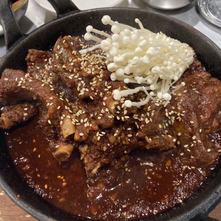 대구 중리동 퀸스로드 해장국·돼지갈비찜 맛집 '홍천뚝배기'