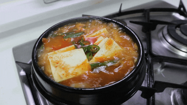  보글보글 달큰한 참치김치찌개 만들기