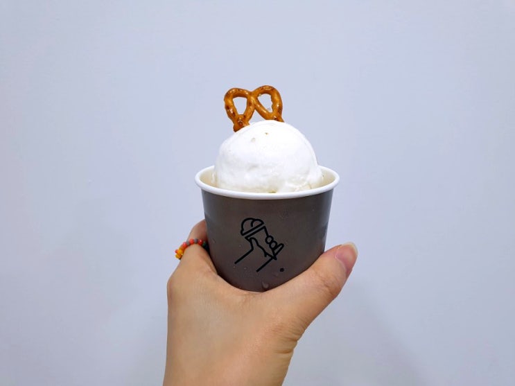  대학로 브알라카페서 질소로 만든 수제아이스크림 먹기