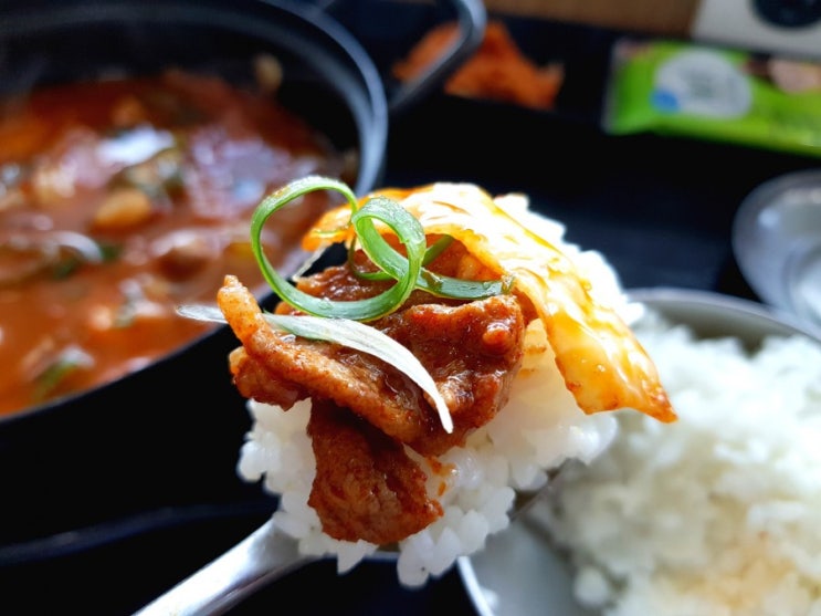  뭘 먹어도 맛있는 맛집 화서휴게소 김치찌개, 제육볶음(애견놀이터도 있네요)