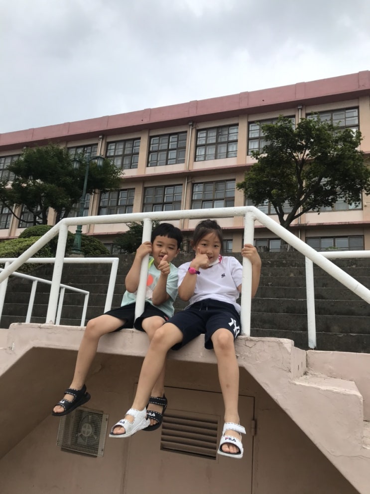오래간만에 아빠 학교에 갔다오다