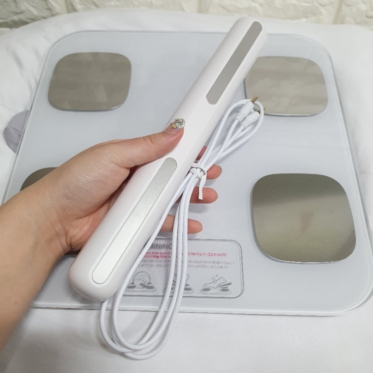  간편한 체성분 체크 : 앳플리 아이그립 핸드바 인바디 체중계