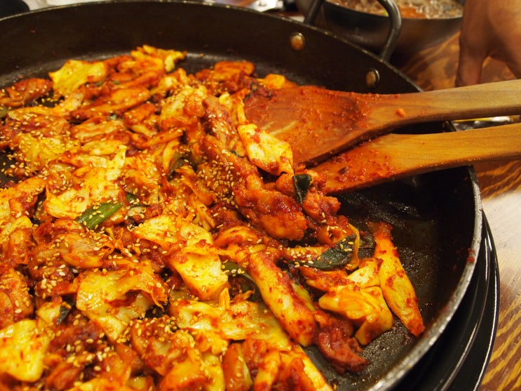  여름별미 막국수를 닭갈비와 함께 즐길수 있는곳 - 유가네닭갈비 운서역점