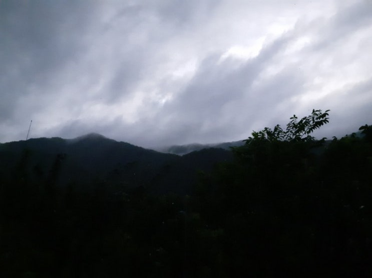 산골의 장마