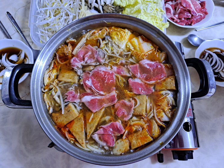  집에서 간단한 요리 / 손님 접대 음식 으로 좋은 훠궈 (훠궈소스 : 홍99) 샤브샤브!!