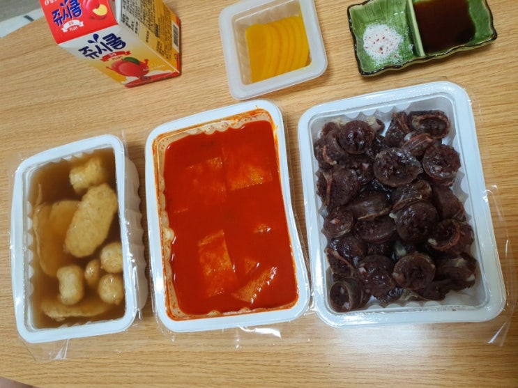  야식이 땡길땐 떡볶이와 순대 /  암사동벼락떡볶이