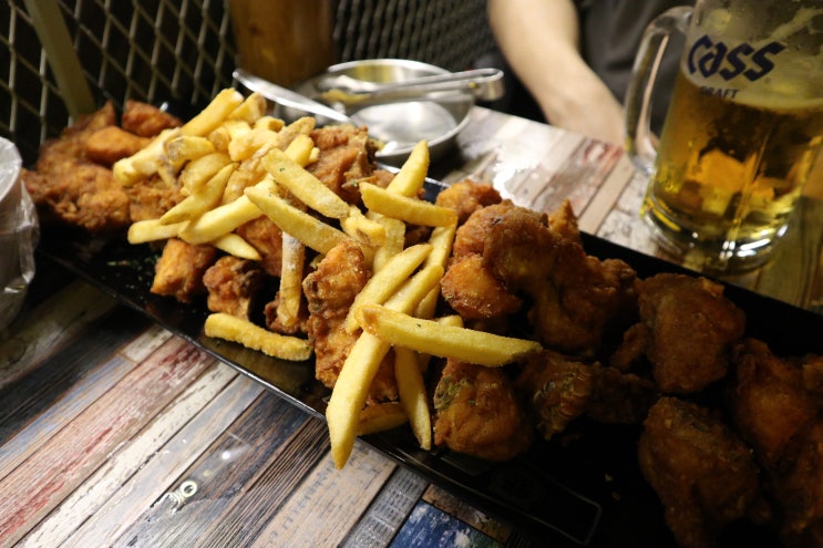  강남역치킨 - 통닭왕 : 치킨양이 무쟈게 많은 강남역치킨집