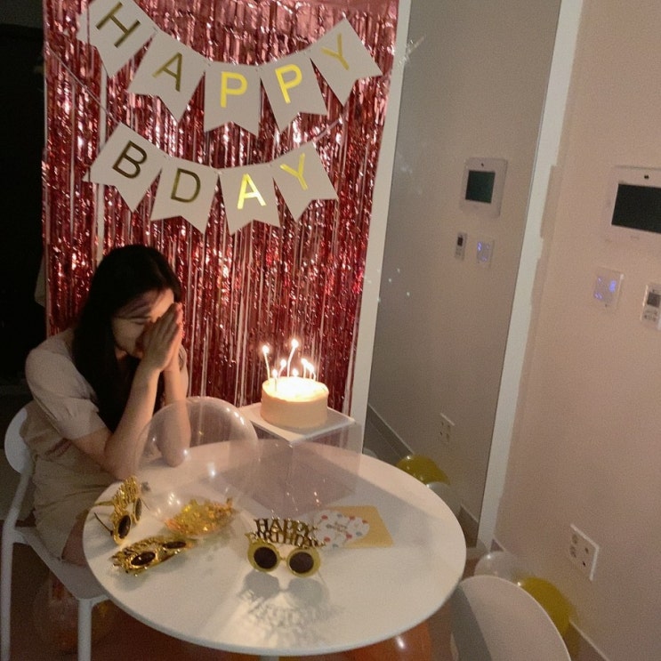 [일상]서프라이즈 생일파티 홈파티 준비하기 셀프레터링케익만들기 홈베이킹