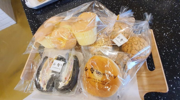  속초여행 베이커리 맛집.소보로 찹쌀빵(춘빵)이 맛있는 함스 베이커리