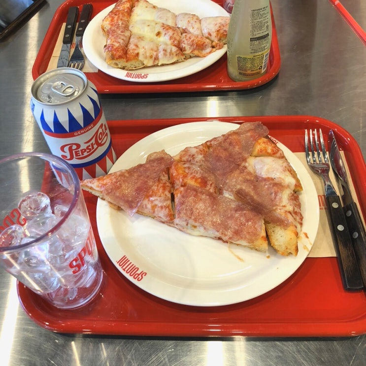  압구정 스폰티니피자 (Spontini Pizza) - 이탈리아 밀라노에서 건너온 슬라이스 피자 맛집