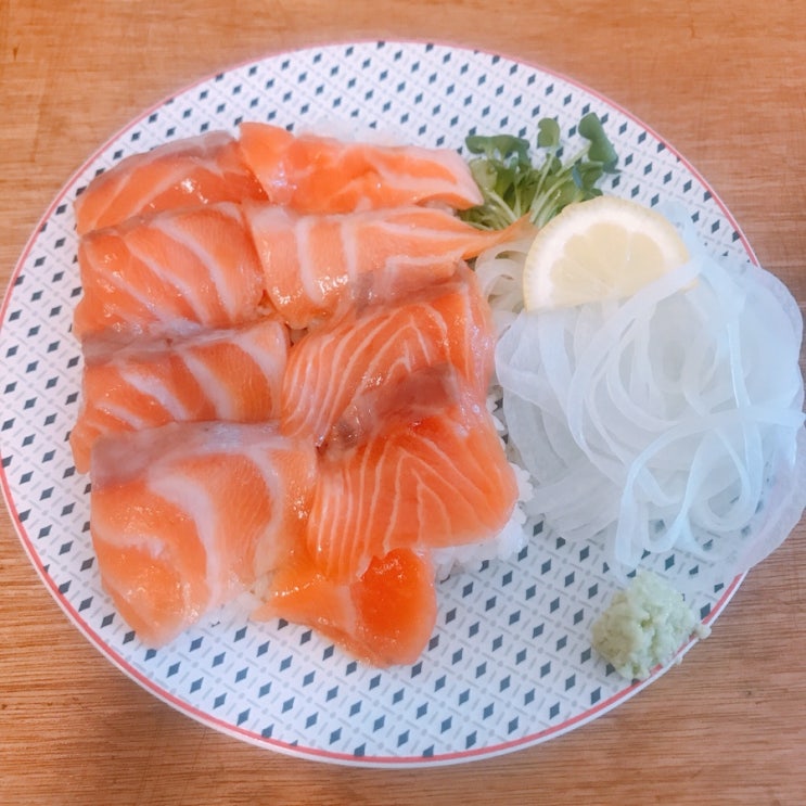  [부산대연동맛집]경성대의 줄서서 먹는 가성비 좋은 연어맛집
