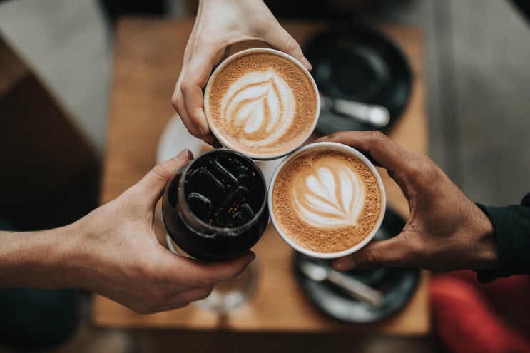 [워니의 커피 관련 생활정보] 커피 건강하게 마시는 방법(아이스 아메리카노 커피 건강하게 즐기기)