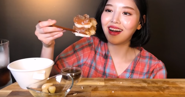 문복희 뒷광고 먹뱉 수익 인스타 숟가락 실물 나이 키 학력 대학 학교 몸무게 문복희 뒷광고 먹뱉 수익 인스타 숟가락 실물 나이 키 학력 대학 학교 몸무게
