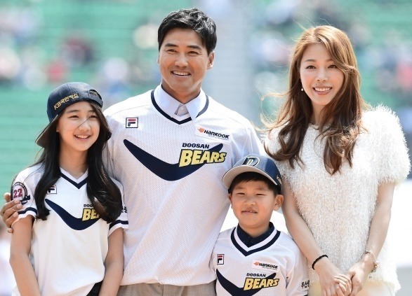 홍성흔 나이 학력 부인 아들 홍화철 키 학력 아내 김정임 직업 자녀 딸 홍화리 홍성흔 나이 학력 부인 아들 홍화철 키 학력 아내 김정임 직업 자녀 딸 홍화리