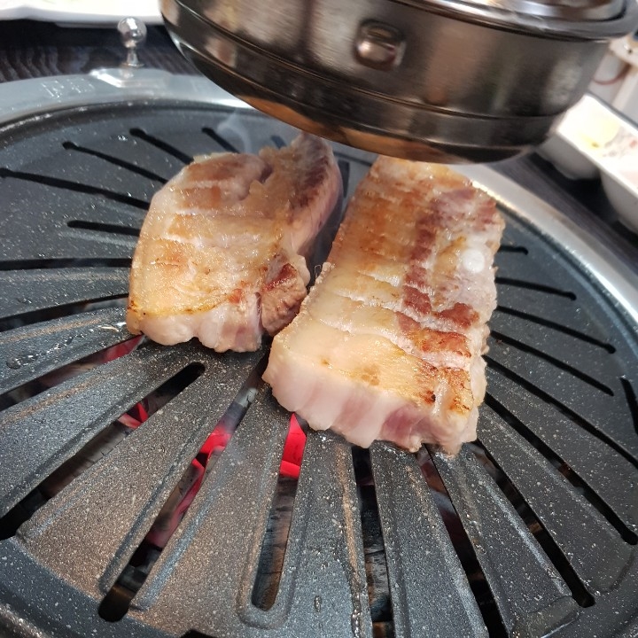  문동 아래땀 숯불구이 고기집 어떨까