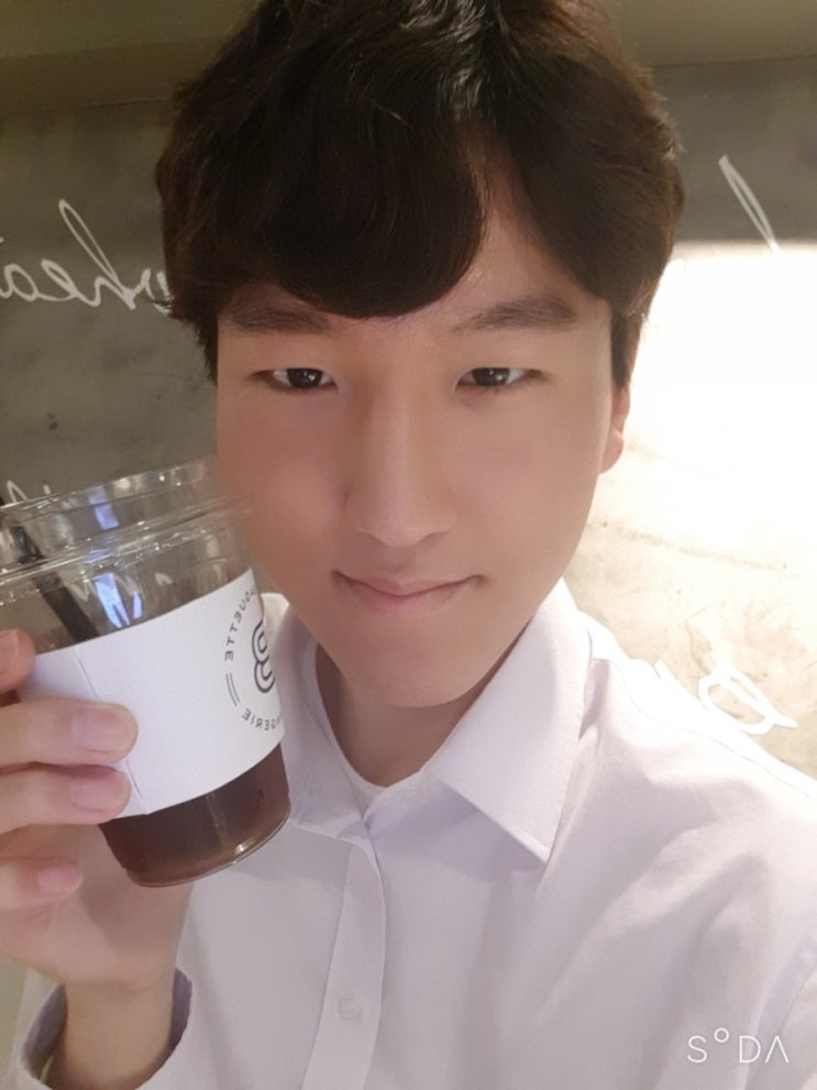  집앞 파리바게뜨에서 빵이랑 커피냠냠!