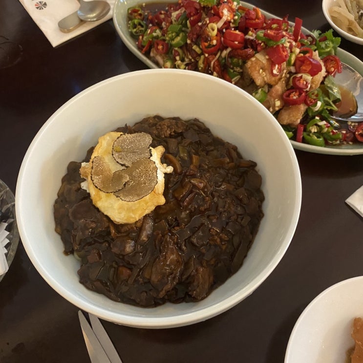  줄서서먹는 압구정 중식당 ‘무탄’ 메뉴/웨이팅/가격