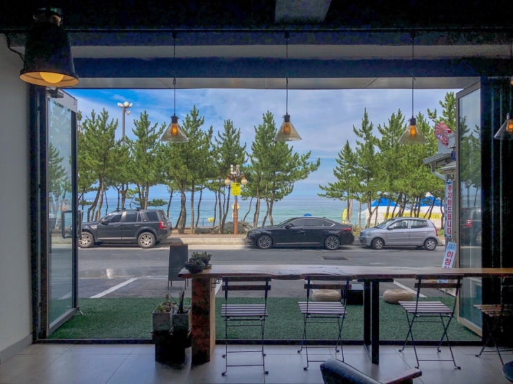  경포해수욕장 오션뷰 카페 16.7M FROM THE BEACH