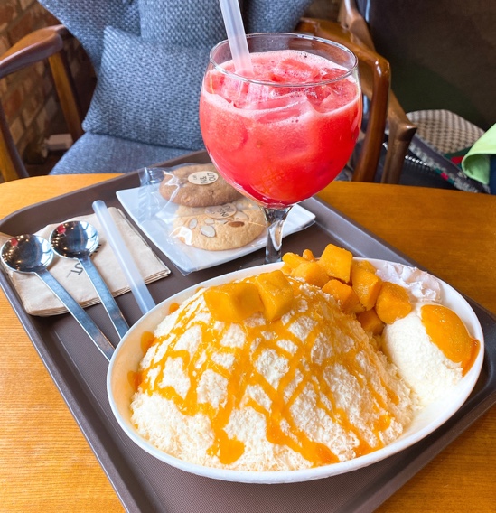  [전주 평화동 북카페]-망고빙수와 수제쿠키가 맛있는 공부하기 좋은 카페! ‘ 인앤아웃 전주평화점’