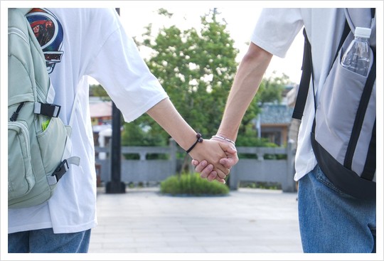  동방번개/하나님 말씀에 따라 바람난 남편을 편하게 대하게 되다