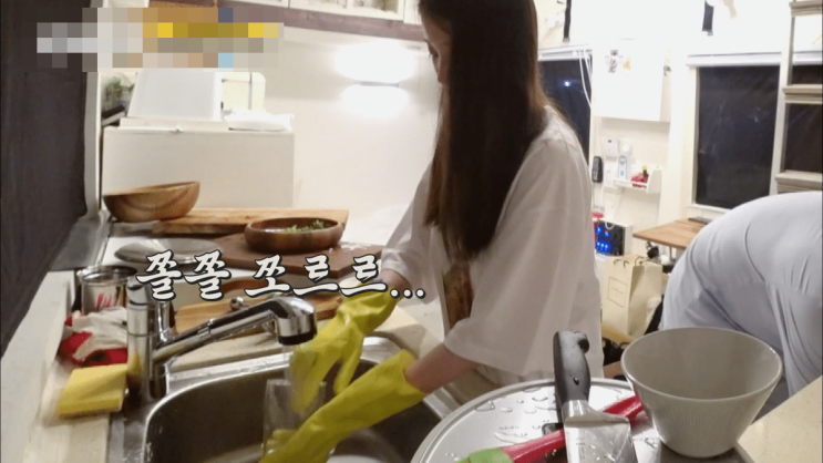 아이유 대할 때와 성동일 김희원 대할 때 다른 여진구 아이유 대할 때와 성동일 김희원 대할 때 다른 여진구