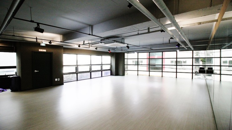 홍대 동교동 댄스연습실 및 사무실 임대