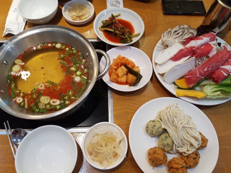  청계산 맛집 | 차도 바글바글 사람도 바글바글 점심시간은 피해야하는 곳, 디안 만두전골