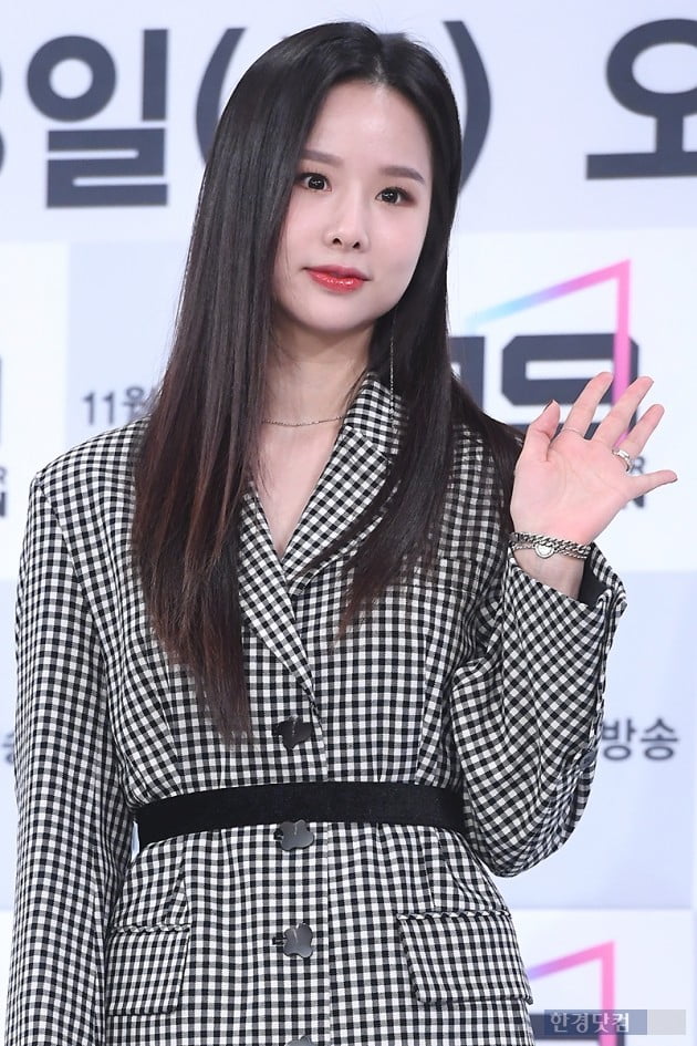  솔지 얼굴 갑상선 나이 안구돌출 안와감압술 눈 코 성형 키 노래 몸무게 혈액형