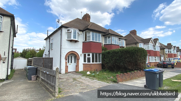(완료)3bed semi-detached house to rent(KT3)-£1,900pcm