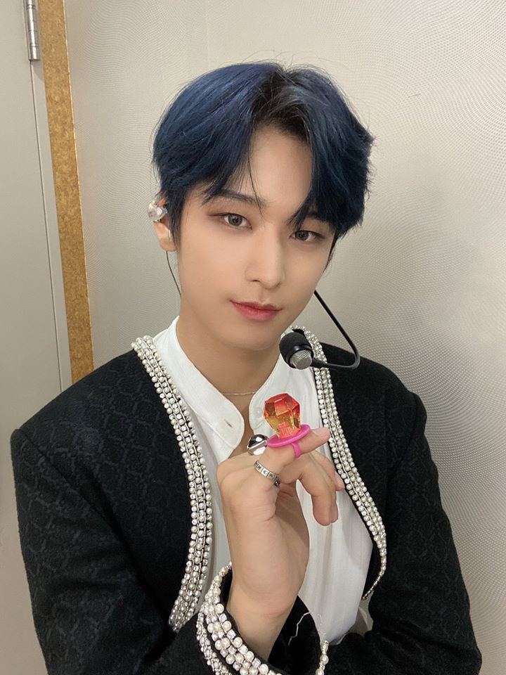  더보이즈 주연 손크기 실감짤