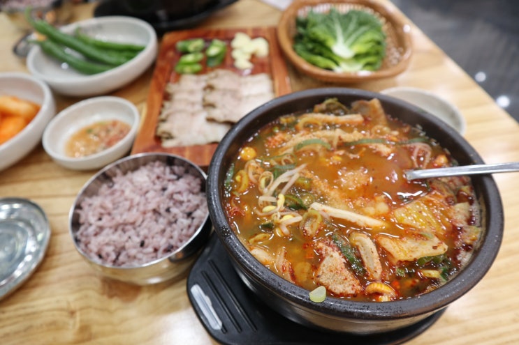  야탑맛집 - 제주은희네해장국 분당야탑점 : 제주스타일로 해장국, 내장탕, 돔베고기 잡솨보소