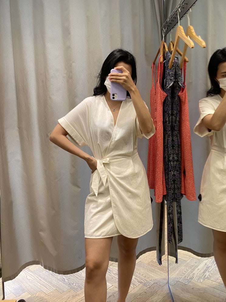  앤아더스토리즈 랩 원피스 : 깔끔한 화이트의 여름 반팔 미니원피스 추천
