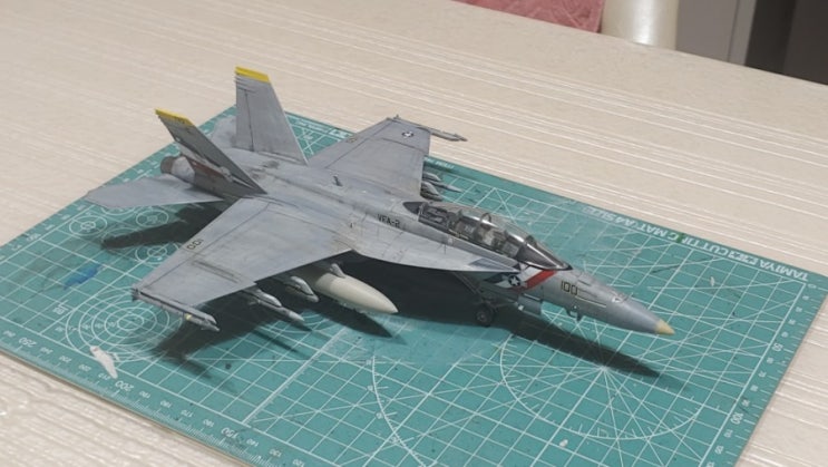  아카데미 1/72 usn f/a-18f 바운티 헌터스