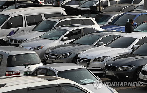 ‘자동차 보험료 폭탄’에 우는 운전자들 ‘자동차 보험료 폭탄’에 우는 운전자들