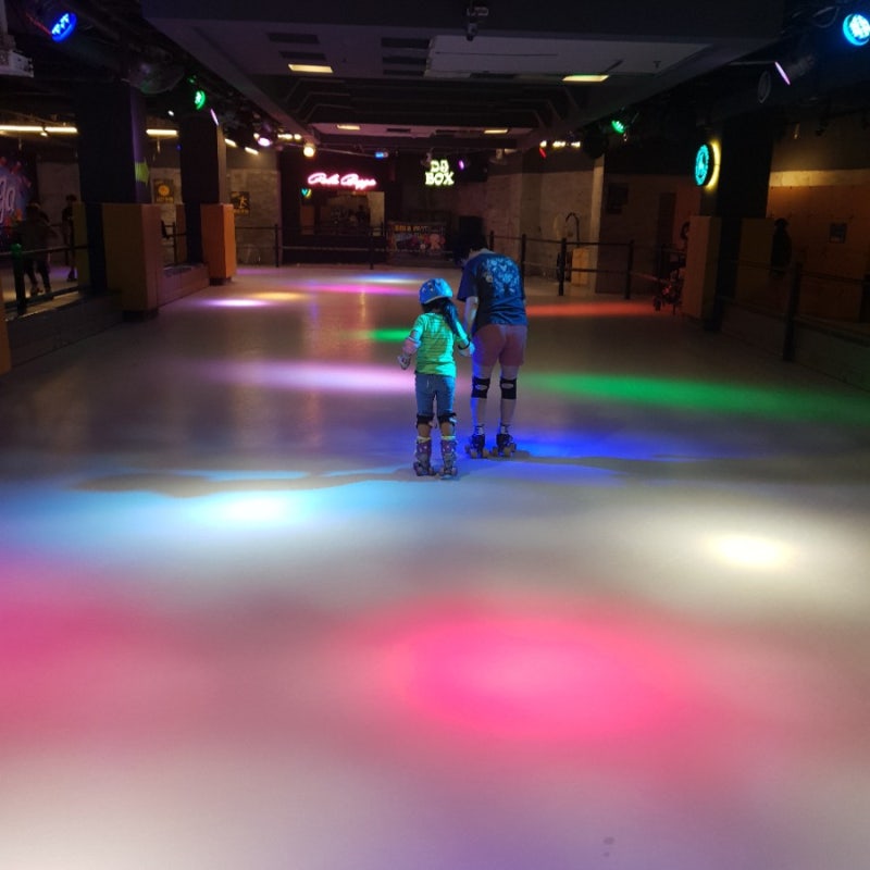 포항에서 아이들과 함께 실내에서 방문하기 좋은 곳은 포항 사방기념공원 사방기념관입니다.