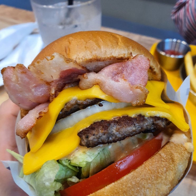  노량진 맛집 버거앤프라이즈, 색다른 햄버거집!