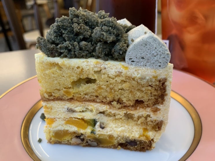  부모님 생일 케이크로도 좋은 수제 케이크 맛집 사당역 카페 “오우아”