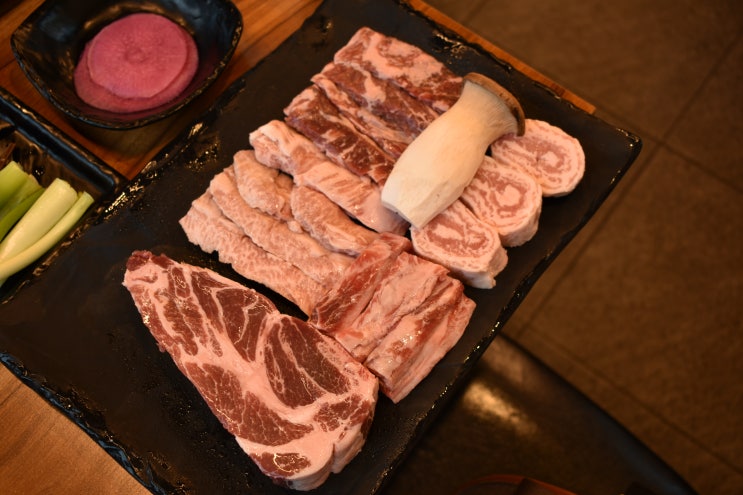 숙성 이베리코를 먹을수 있는 영종도 하늘도시 돼지고기 맛집 - 중산동 신 1989고깃집