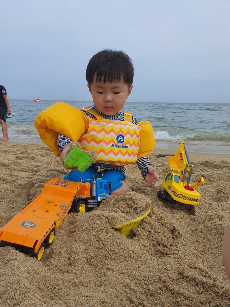  여름휴가 1일차 부산해운대에서 조용히 물놀이했어요 (마스크는 필수죠)