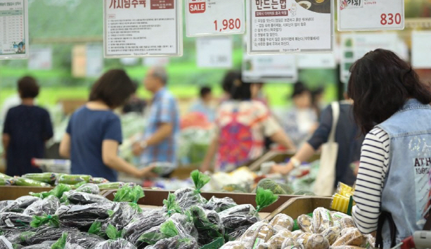 밥상물가 급등에 수도·전기요금도 꿈틀...팍팍해지는 서민살이