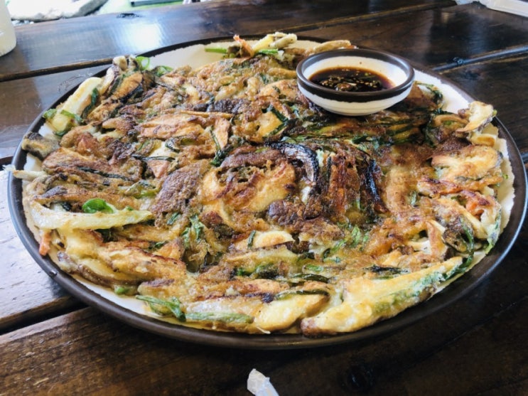 괴산 산막이옛길과 버섯전 맛집 '산막이 만남의광장' 괴산 산막이옛길과 버섯전 맛집 '산막이 만남의광장'