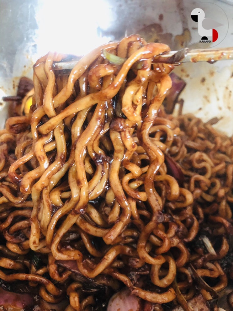  할수있다!간단하게 집에서 자장면맛 70 프로까지 흉내 내보자(Feat.짜파게티요리사)