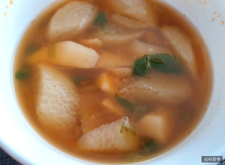 [홈쿠킹] 시원하고 깔끔한 오징어뭇국 (Sepia squid radish soup)