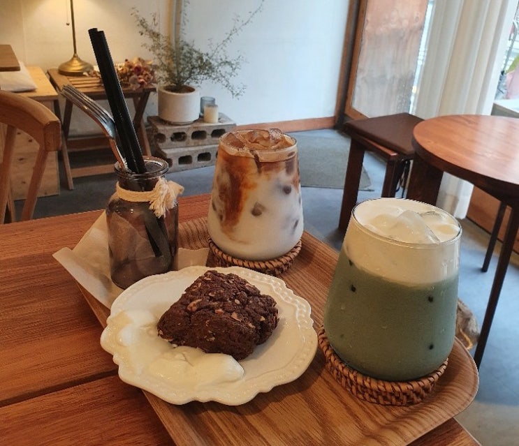  [아차산카페] 노버터 디저트가 가득한 동내카페 담백_Dambake