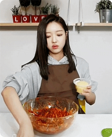외국인이 경악하는 한국인의 마늘 조금 ?? 외국인이 경악하는 한국인의 마늘 조금 ??